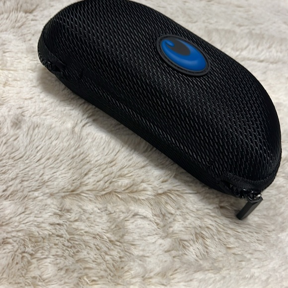 Costa Zipper Sunglass Case - Picture 7 of 9